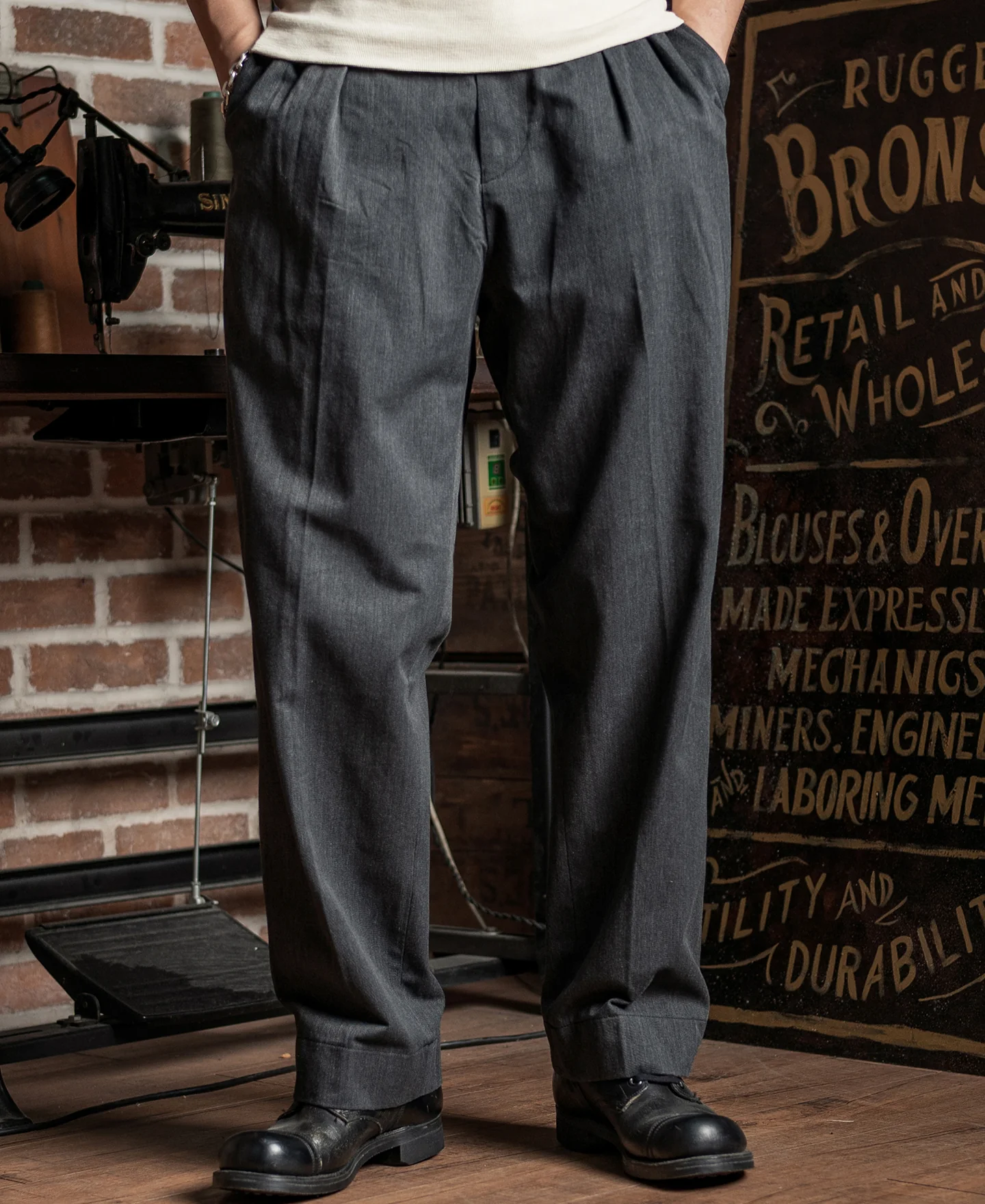 1930s IVY Style Double Pleated Chino Trousers - Image 4