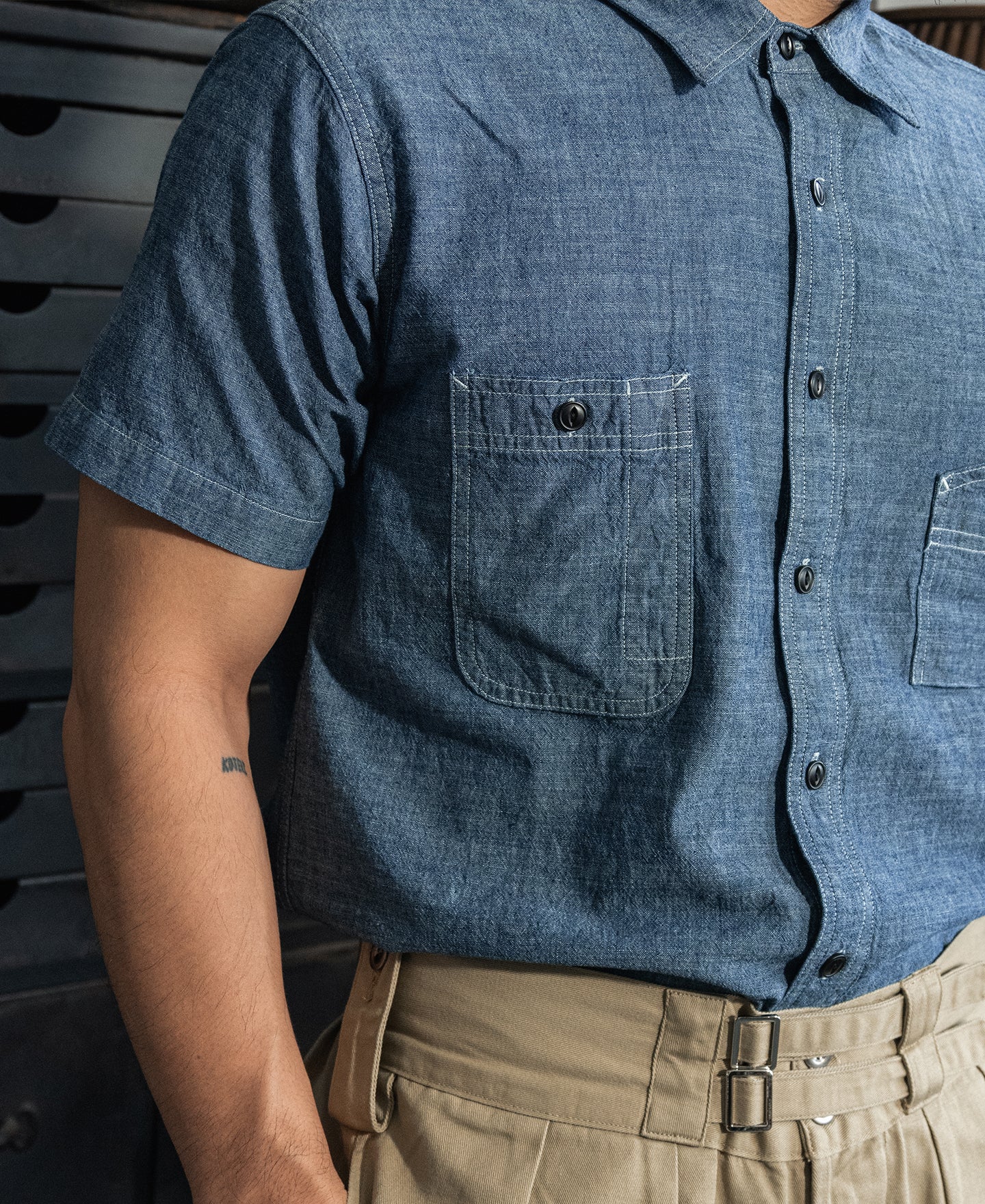 1943 Slub Cotton Chambray Work Shirt - Image 4