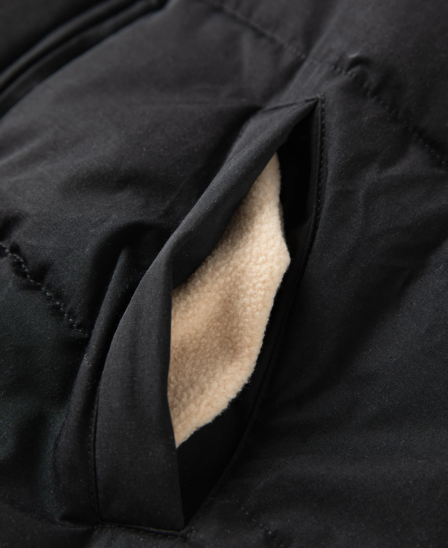 1970s Vintage Quilted Padded Vest - Black - Image 14