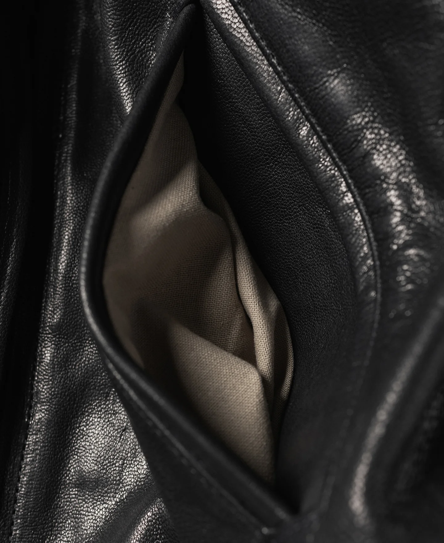 Lot 391 Cossack Goatskin Leather Jacket - Image 12