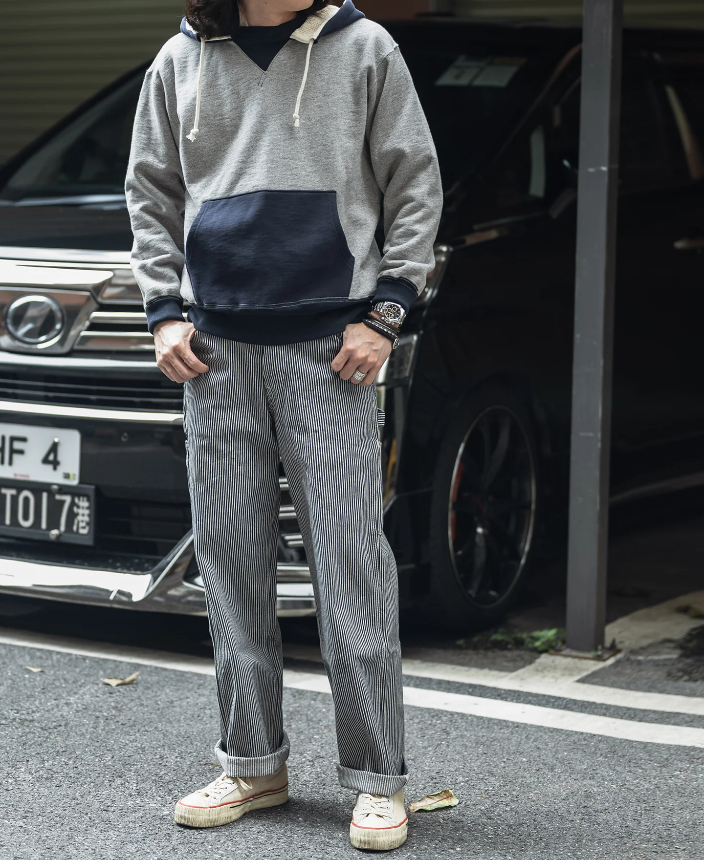 Two-Tone Double V Gusset Hooded Sweatshirt - Image 5
