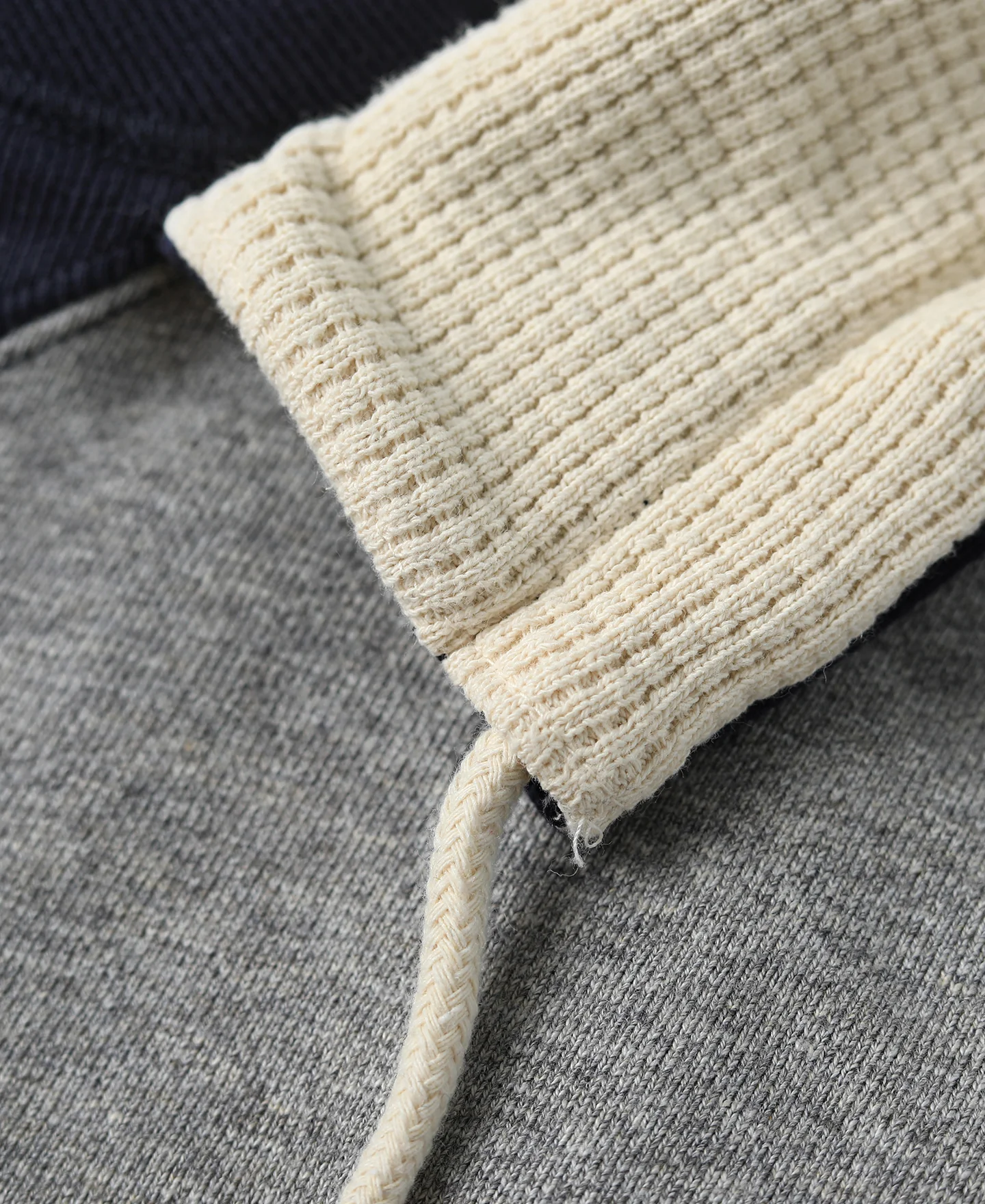 Two-Tone Double V Gusset Hooded Sweatshirt - Image 8
